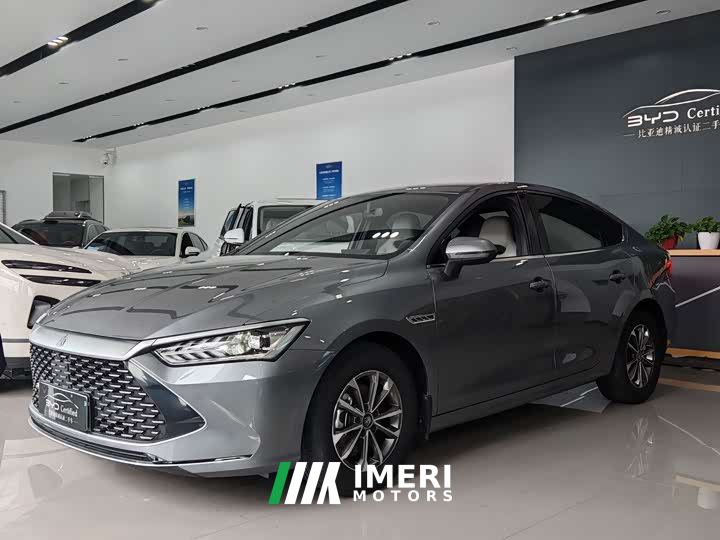 BYD Qin PLUS Glory Edition DM-i 55KM Leading - автомобиль из Китая