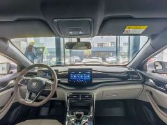 BYD Qin PLUS Glory Edition DM-i 55KM Leading - фото 9