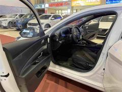 Hyundai Elantra 1.5L CVT GLX Elite - ფოტო 4