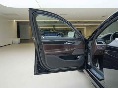 BMW 7 Series 730Li M Sport Package - ფოტო 16
