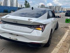 Hyundai Elantra 1.5L CVT Luxury - ფოტო 10