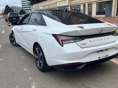 Hyundai Elantra 1.5L CVT Luxury - ფოტო 11