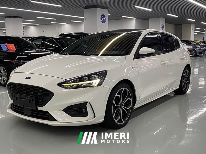 Ford Focus Hatchback EcoBoost 180 Automatic ST Line - ავტომობილი ჩინეთიდან