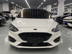 Ford Focus Hatchback EcoBoost 180 Automatic ST Line - ფოტო 2