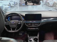Ford Focus Hatchback EcoBoost 180 Automatic ST Line - ფოტო 6