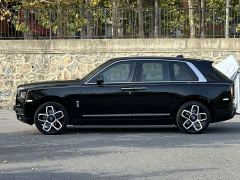 Rolls-Royce Cullinan Black Badge Neon Nights - ფოტო 3