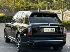 Rolls-Royce Cullinan Black Badge Neon Nights - ფოტო 4