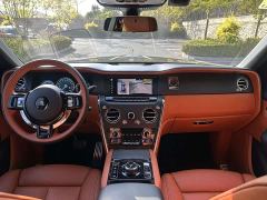 Rolls-Royce Cullinan Black Badge Neon Nights - ფოტო 7