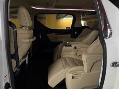 Toyota Alphard Hybrid 2.5L Luxury - фото 18