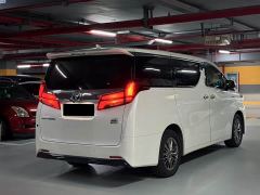 Toyota Alphard Hybrid 2.5L Luxury - фото 4