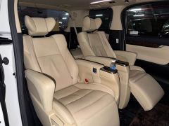 Toyota Alphard Hybrid 2.5L Luxury - фото 8
