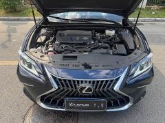 Lexus ES 300h Excellence Edition - photo 3