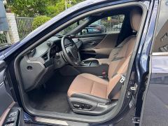 Lexus ES 300h Excellence Edition - photo 8