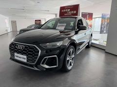 Audi Q5L Facelift 45T Luxury Sport - фото 1