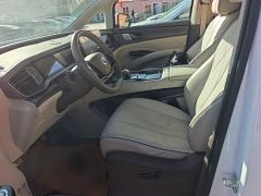 Denza D9 DM-i 965 Premium Edition - ფოტო 14