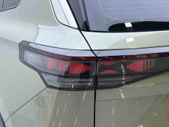 Volkswagen Taos L 380TSI AWD Luxury Easy Package - ფოტო 8