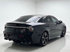 Lynk & Co 03 1.5T DCT Pro - ფოტო 9