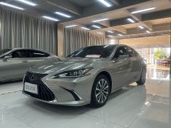 Lexus ES 200 Luxury - ფოტო 1
