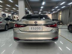 Lexus ES 200 Luxury - ფოტო 10