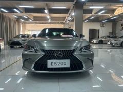 Lexus ES 200 Luxury - ფოტო 2
