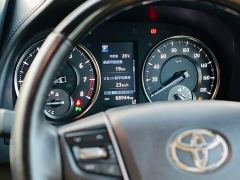 Toyota Alphard 3.5L Automatic - ფოტო 13