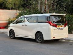 Toyota Alphard 3.5L Automatic - ფოტო 4