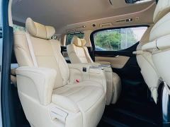Toyota Alphard 3.5L Automatic - ფოტო 8