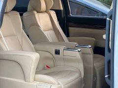 Toyota Alphard 3.5L Automatic - ფოტო 9