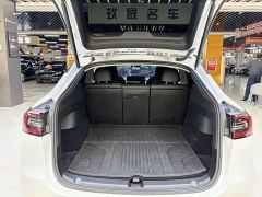 Tesla Model Y Rear-Wheel Drive - ფოტო 12