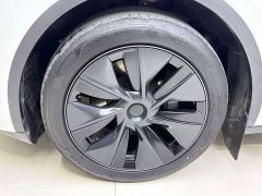 Tesla Model Y Rear-Wheel Drive - ფოტო 17