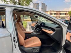 Toyota Camry Hybrid 2.0HG Premium Edition - photo 12