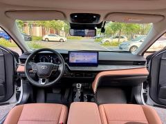 Toyota Camry Hybrid 2.0HG Premium Edition - photo 17