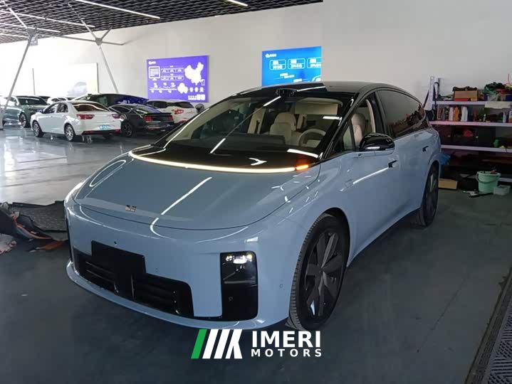 Li Auto i8 Standard Edition - ავტომობილი ჩინეთიდან
