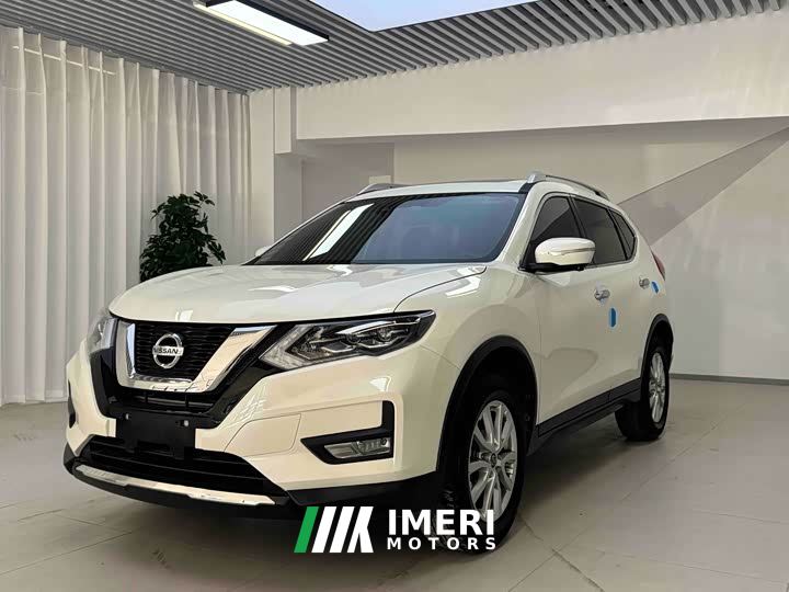 Nissan Qashqai Classic 2.0L FWD Smart Connect Premium Edition