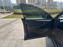 Tesla Model Y Rear-Wheel Drive - ფოტო 18