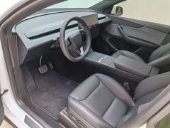 Tesla Model Y Long Range Rear-Wheel Drive - ფოტო 4