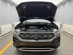 Volkswagen Taos 2022 280TSI FWD Luxury Smart Connected Edition - фото 17