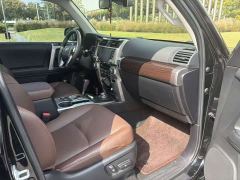 Toyota 4Runner 4.0L Automatic - ფოტო 10