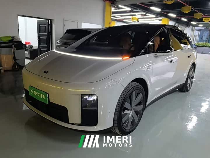 Li Auto i8 Standard Edition - ავტომობილი ჩინეთიდან