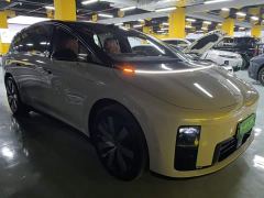 Li Auto i8 Standard Edition - ფოტო 3