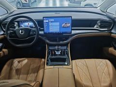 Denza D9 DM-i 1050 Premium - ფოტო 12