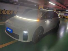 Li Auto i6 Four-Wheel Drive Standard Edition - ფოტო 1