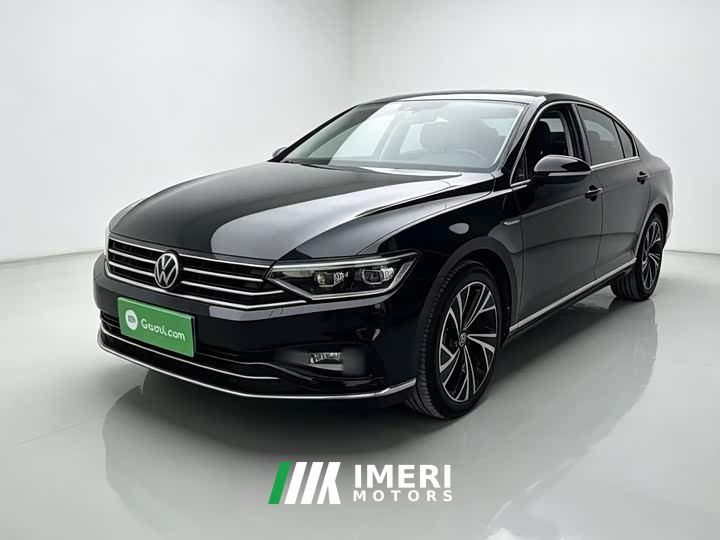 Volkswagen Magotan 330TSI DSG Luxury - car from China