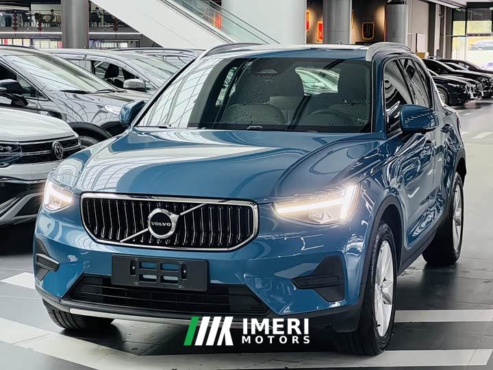 Volvo XC40 B3 Smart Fashion Edition - автомобиль из Китая