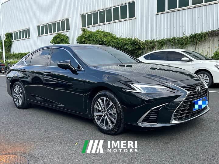 Lexus ES 300h Premium Edition