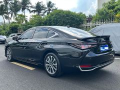 Lexus ES 300h Premium Edition - ფოტო 7