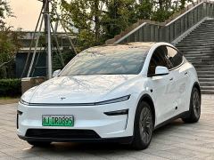 Tesla Model Y L Long Range All-Wheel Drive - ფოტო 1