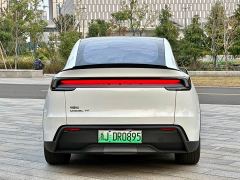 Tesla Model Y L Long Range All-Wheel Drive - ფოტო 5