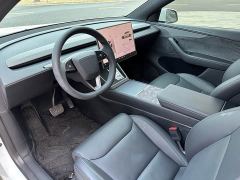 Tesla Model Y L Long Range All-Wheel Drive - ფოტო 9