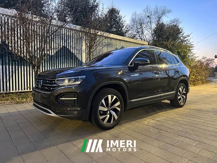 Volkswagen Taos 280TSI FWD Luxury Smart Connected Edition